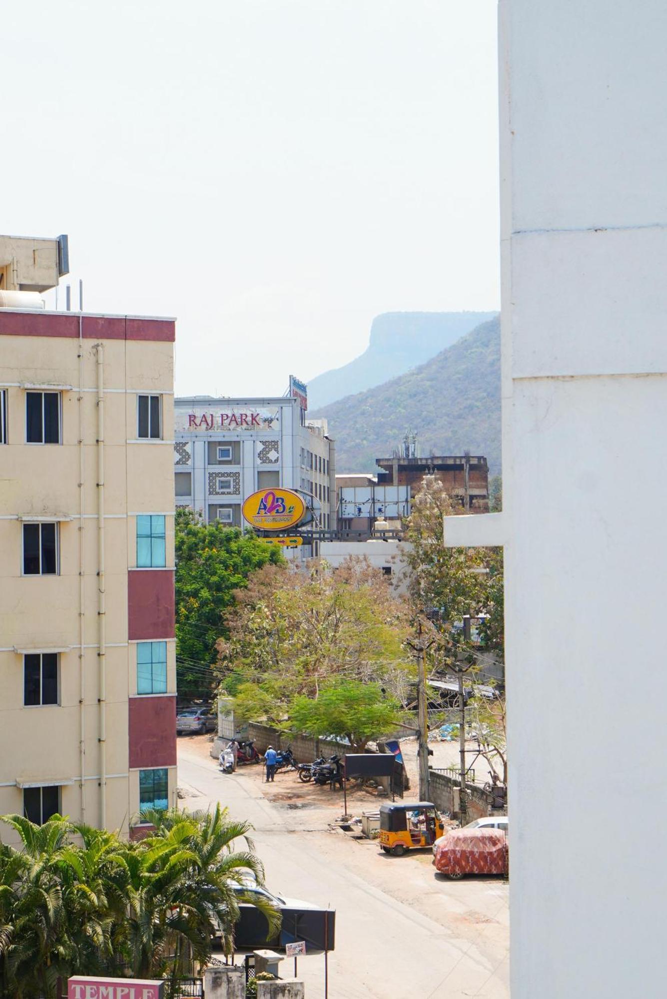 Golden Villa - Duplex House With Private Theater - Near To Alipiri And Bhudevi Ttd Ticket Counter And Kapilateertham Tirupati Exterior photo