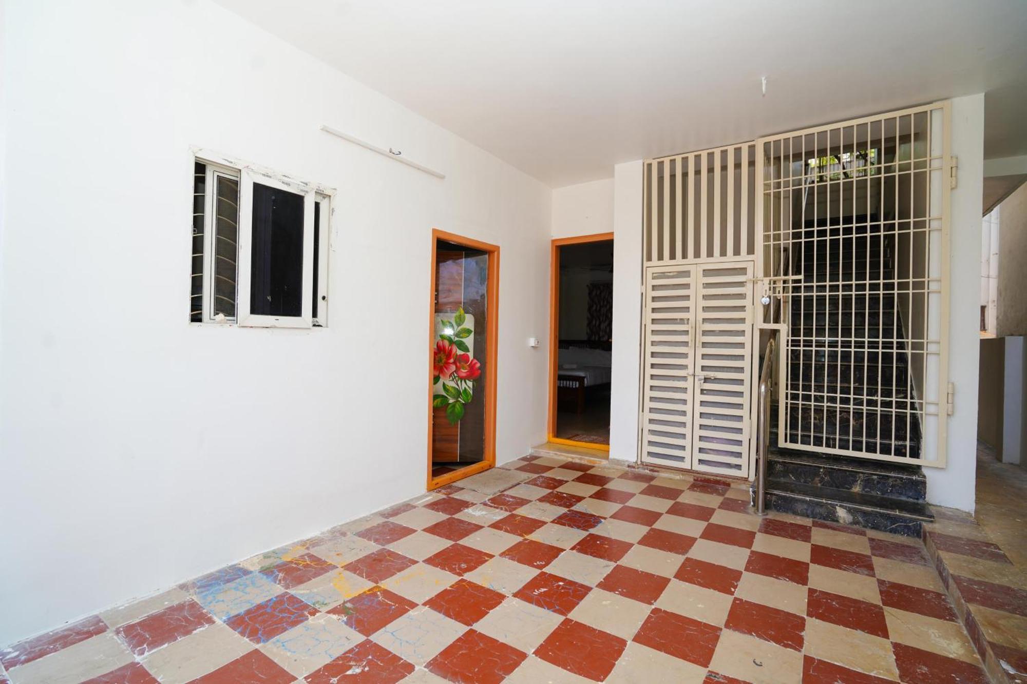 Golden Villa - Duplex House With Private Theater - Near To Alipiri And Bhudevi Ttd Ticket Counter And Kapilateertham Tirupati Exterior photo