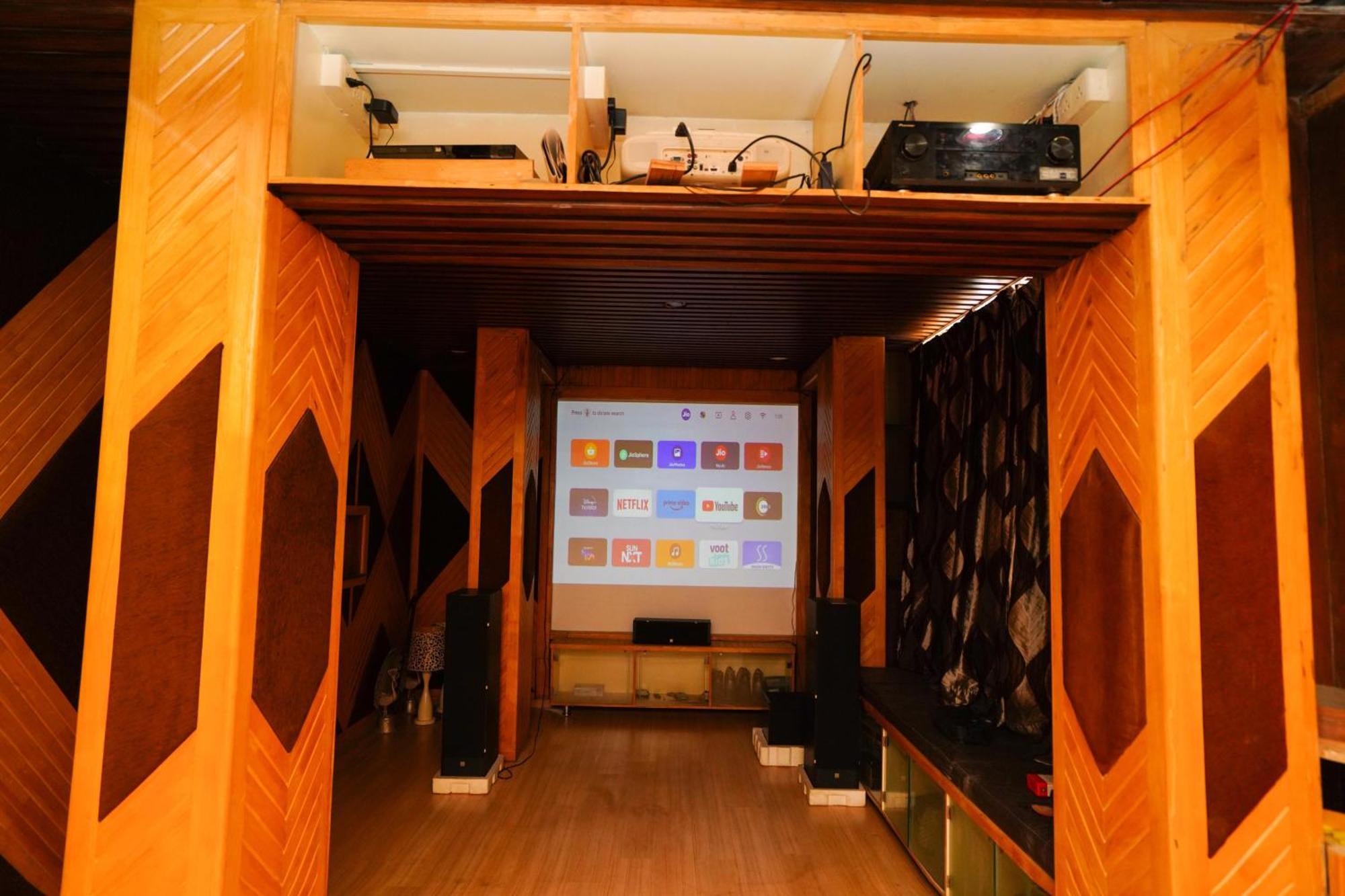 Golden Villa - Duplex House With Private Theater - Near To Alipiri And Bhudevi Ttd Ticket Counter And Kapilateertham Tirupati Exterior photo